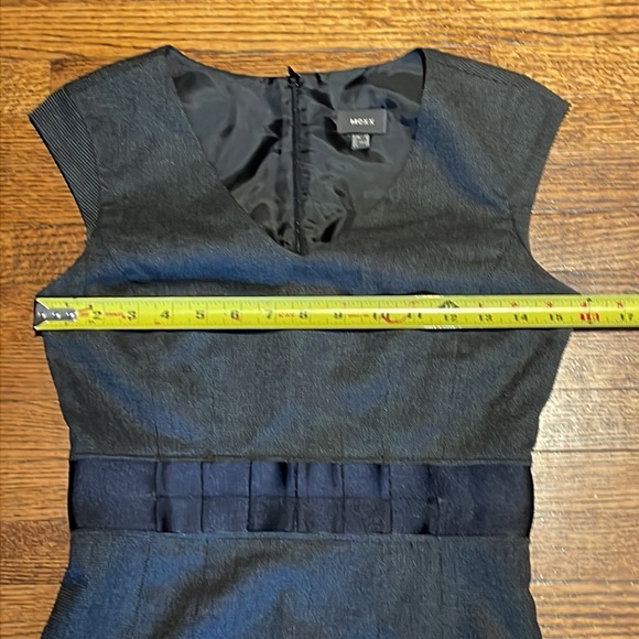 Mexx fitted and lined dress with pleated with empire waist. Size CA 32 / XS - Picture 7 of 7